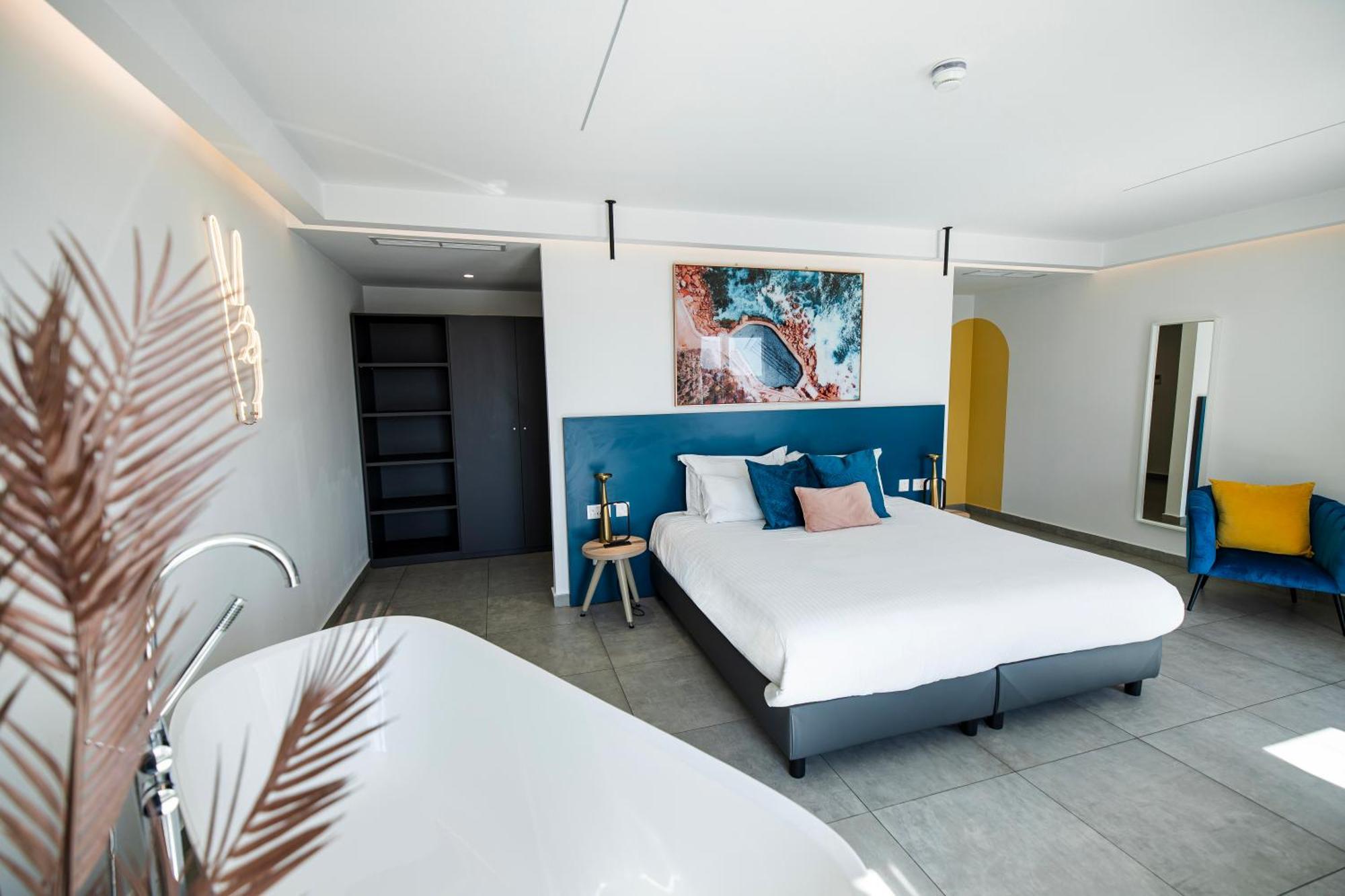 Flamingo Hotel Malta Saint Julian's ภายนอก รูปภาพ